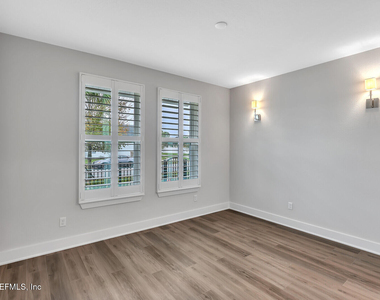 459 Crestview Drive - Photo Thumbnail 12