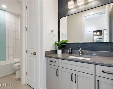459 Crestview Drive - Photo Thumbnail 14