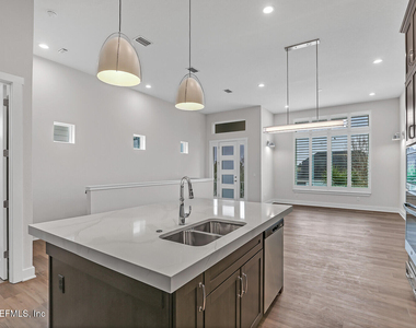 459 Crestview Drive - Photo Thumbnail 16