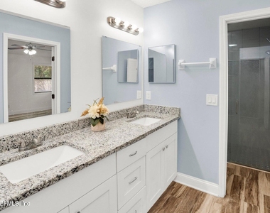 406 Cranes Landing Court - Photo Thumbnail 9