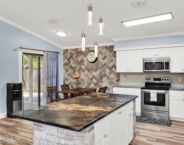 406 Cranes Landing Court - Photo Thumbnail 6