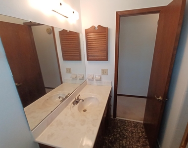 2295 Foxwood Drive - Photo Thumbnail 28