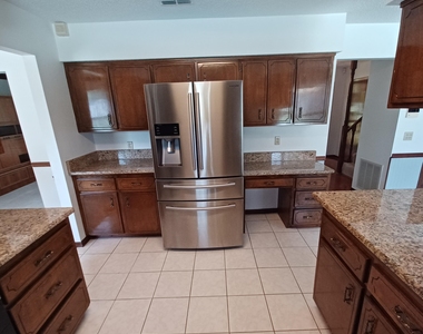 2295 Foxwood Drive - Photo Thumbnail 8