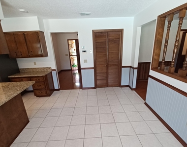 2295 Foxwood Drive - Photo Thumbnail 12
