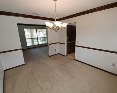 2295 Foxwood Drive - Photo Thumbnail 10