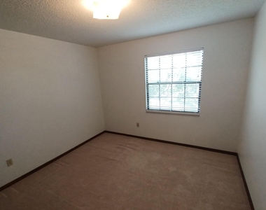 2295 Foxwood Drive - Photo Thumbnail 32