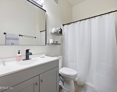 13792 Herons Landing Way - Photo Thumbnail 16
