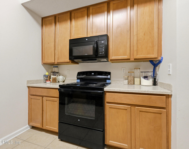 13792 Herons Landing Way - Photo Thumbnail 8