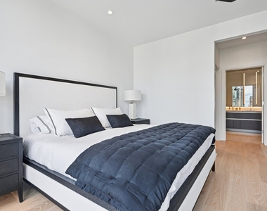 363 E Wacker Drive - Photo Thumbnail 18