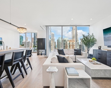 363 E Wacker Drive - Photo Thumbnail 3