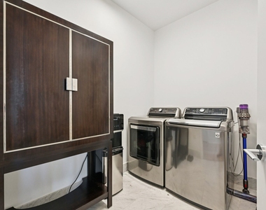 363 E Wacker Drive - Photo Thumbnail 21