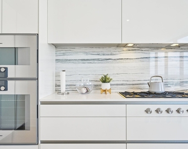363 E Wacker Drive - Photo Thumbnail 10