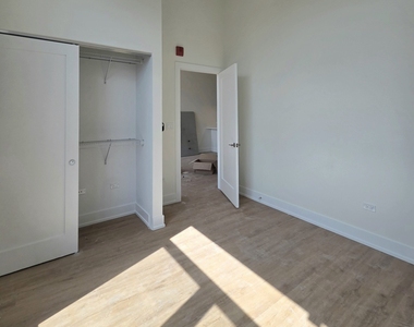 1537 N Orleans Avenue - Photo Thumbnail 8