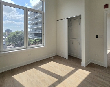 1537 N Orleans Avenue - Photo Thumbnail 7