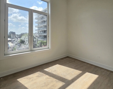 1537 N Orleans Avenue - Photo Thumbnail 7