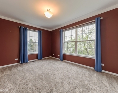 2716 N Greenwood Avenue - Photo Thumbnail 9