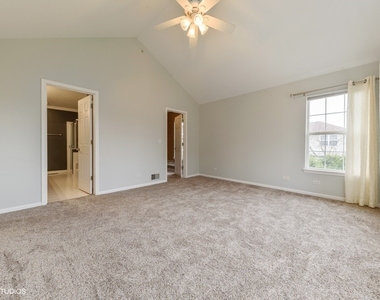 2716 N Greenwood Avenue - Photo Thumbnail 7