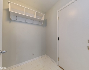 2716 N Greenwood Avenue - Photo Thumbnail 6