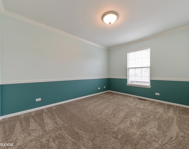 2716 N Greenwood Avenue - Photo Thumbnail 10
