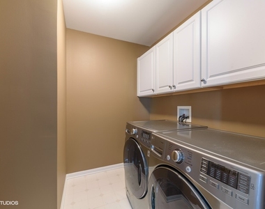 2716 N Greenwood Avenue - Photo Thumbnail 12