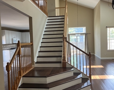 1617 Astor Avenue - Photo Thumbnail 3