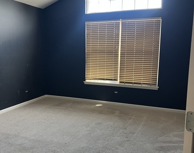 1617 Astor Avenue - Photo Thumbnail 14