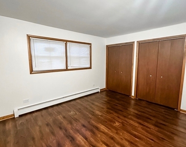 4627 Eberly Avenue - Photo Thumbnail 5
