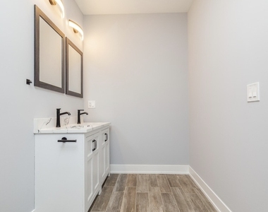 6334 S Langley Avenue - Photo Thumbnail 12
