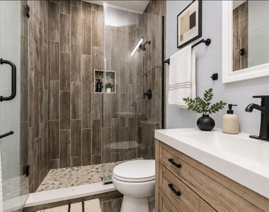 6334 S Langley Avenue - Photo Thumbnail 5