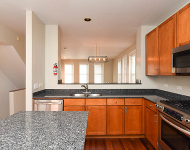 1000 N Crosby Street - Photo Thumbnail 2
