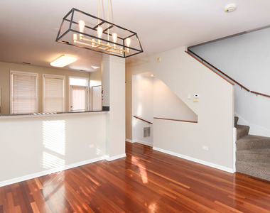 1000 N Crosby Street - Photo Thumbnail 4
