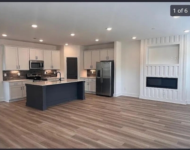 3124 Marbella Circle - Photo Thumbnail 2