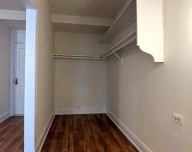 3335 W Diversey Avenue - Photo Thumbnail 5