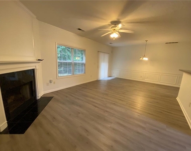 397 Creek Manor Way - Photo Thumbnail 15