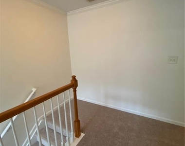 397 Creek Manor Way - Photo Thumbnail 18