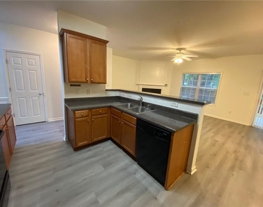 397 Creek Manor Way - Photo Thumbnail 7