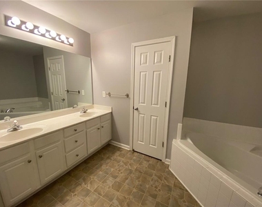 397 Creek Manor Way - Photo Thumbnail 22