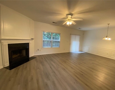 397 Creek Manor Way - Photo Thumbnail 14