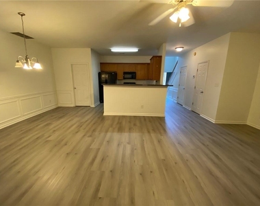 397 Creek Manor Way - Photo Thumbnail 12