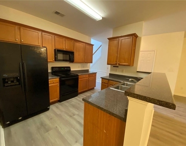 397 Creek Manor Way - Photo Thumbnail 8