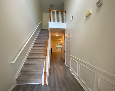 397 Creek Manor Way - Photo Thumbnail 2