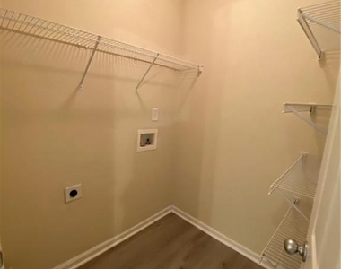 397 Creek Manor Way - Photo Thumbnail 17