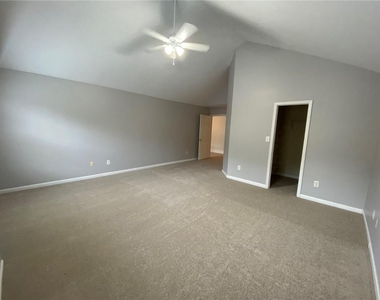 397 Creek Manor Way - Photo Thumbnail 20
