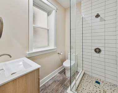 2630 W Division Street - Photo Thumbnail 11