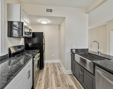 2630 W Division Street - Photo Thumbnail 3