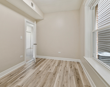 2630 W Division Street - Photo Thumbnail 15