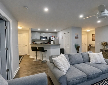 300 Cunat Boulevard - Photo Thumbnail 2