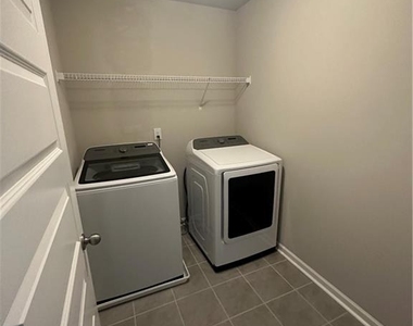 4320 Sunnyoak Pl - Photo Thumbnail 5