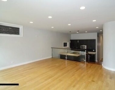 813 N May Street - Photo Thumbnail 4