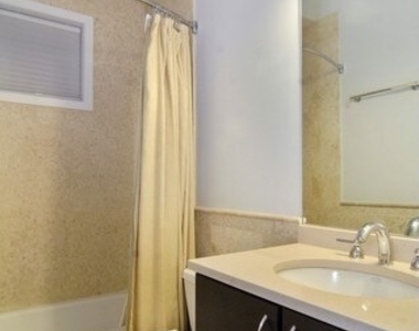 813 N May Street - Photo Thumbnail 8